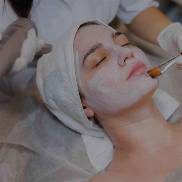 کارشناس پوست و فیشیال