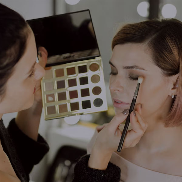 میکاپ آرتیست